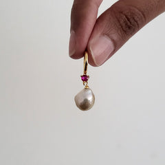 ROSÉ PEARL POP EARRINGS | LIMITED EDITION
