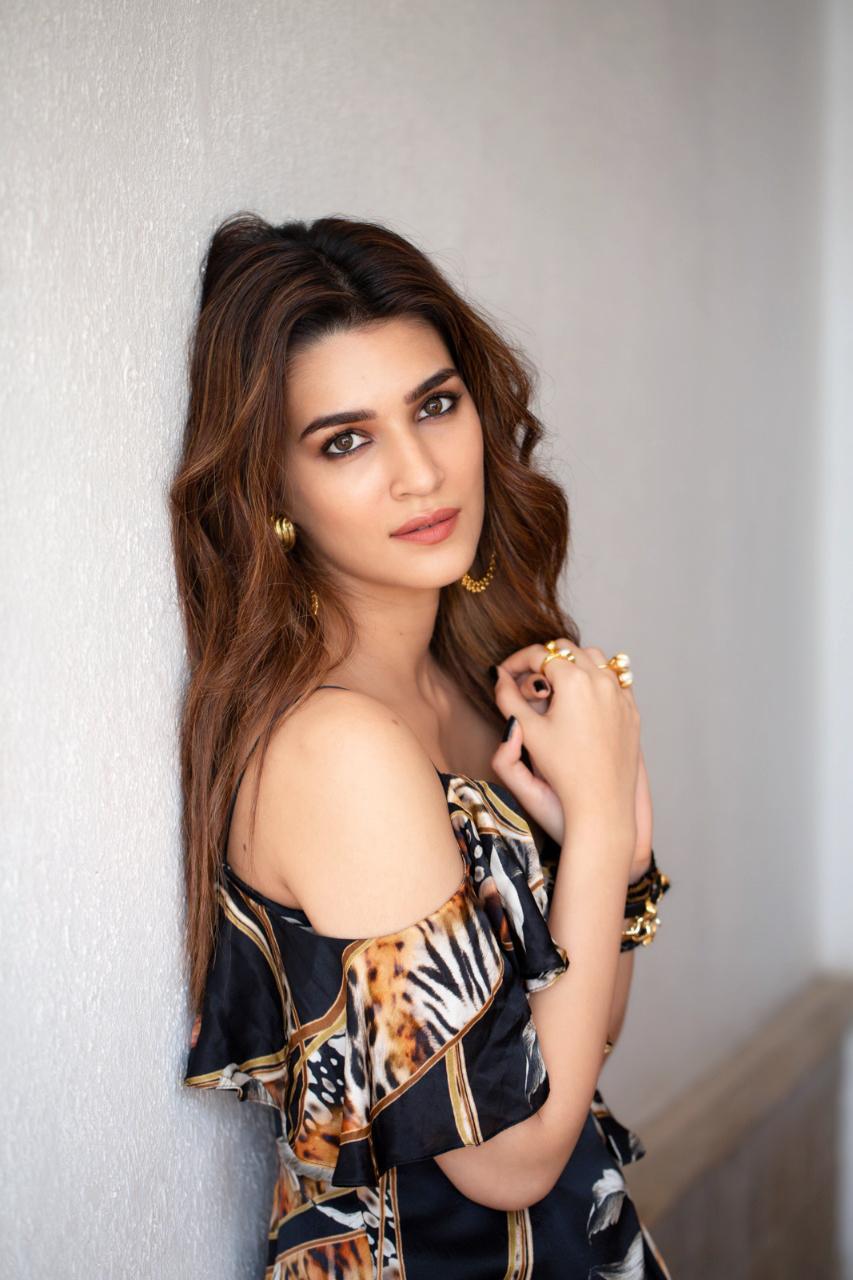 KRITI SANON NECTAR RING – - Main Image